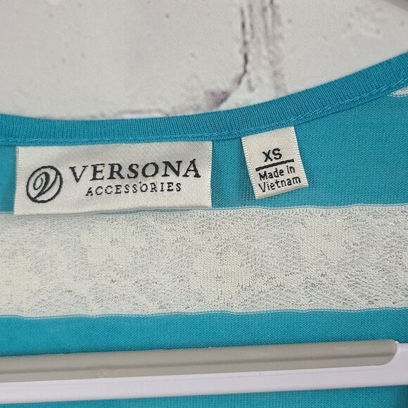 Versona XS Turquoise Rosette Lace Stripe Tunic Blouse Sharkbite Hem Scoop SS Top - Picture 5 of 8